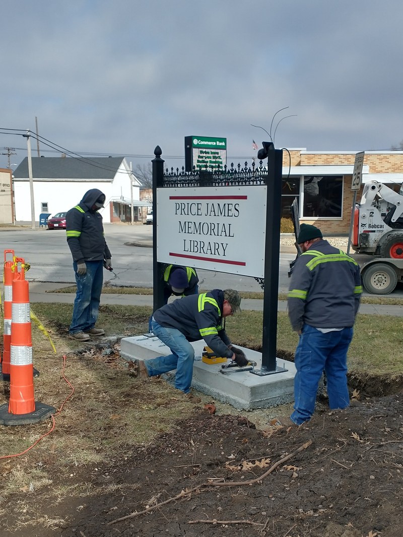 The library is getting a new sign